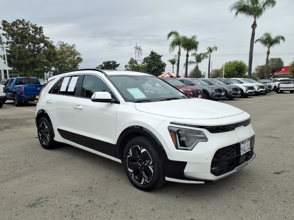 Used 2023 Kia Niro Wave FWD image 4