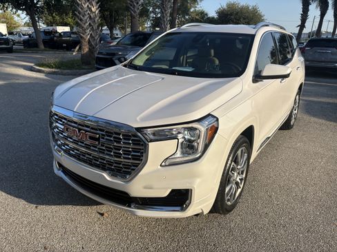 Used 2024 GMC Terrain Denali AWD/4WD image 4