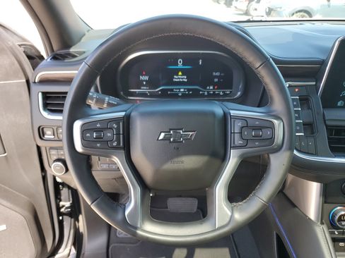 Used 2024 Chevrolet Suburban Z71 w/ Luxury Package AWD/4WD image 19