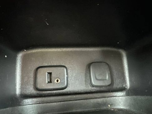 Used 2018 Chevrolet Equinox LT FWD image 33