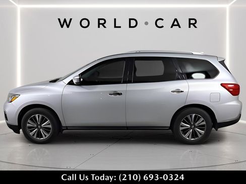 Used 2020 Nissan Pathfinder S image 4