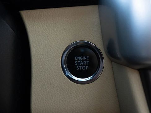 Used 2015 Toyota Highlander Limited AWD/4WD image 28