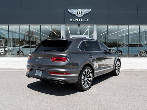 Certified 2024 Bentley Bentayga AWD/4WD image 3