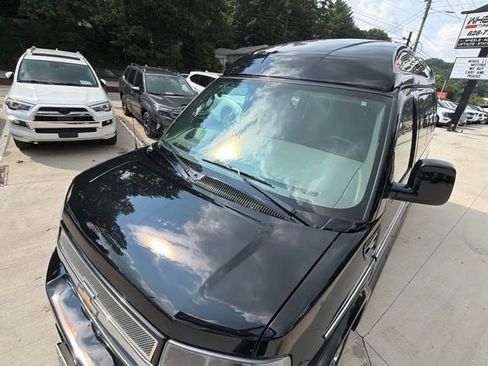 Used 2015 Chevrolet Express 2500 RWD image 27