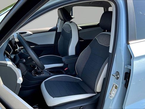 New 2026 Volkswagen Taos SE image 21