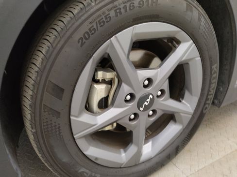 Used 2025 Kia K4 FWD image 31