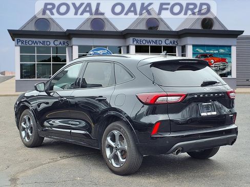 Used 2023 Ford Escape ST-Line w/ Tech Pack #1 AWD/4WD image 2