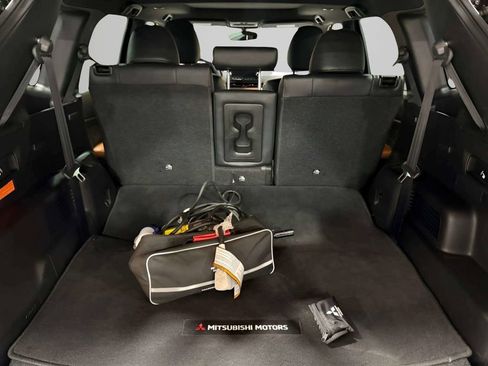 Used 2023 Mitsubishi Outlander SEL AWD/4WD image 9