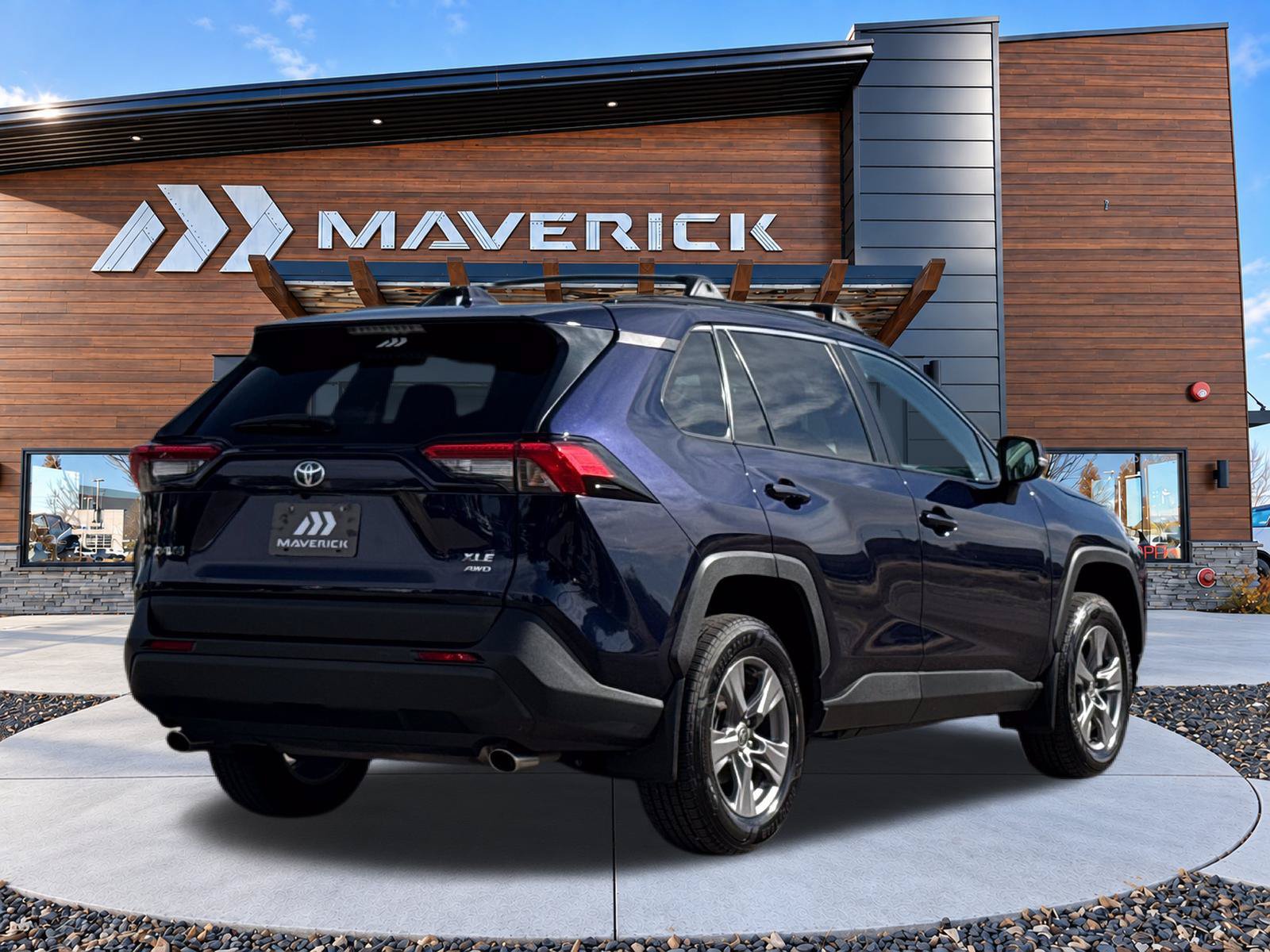 Used 2024 Toyota RAV4 XLE AWD/4WD image 7