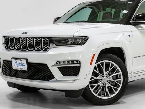 Used 2023 Jeep Grand Cherokee Summit w/ Advanced Protech Group IV AWD/4WD image 2