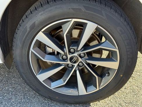 Used 2024 Audi Q5 2.0T Premium Plus image 12