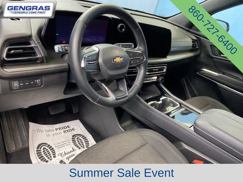 Used 2024 Chevrolet Traverse LT w/ Trailering Package AWD/4WD image 11