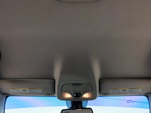 Used 2015 Chrysler 200 Limited w/ Convenience Group FWD image 15