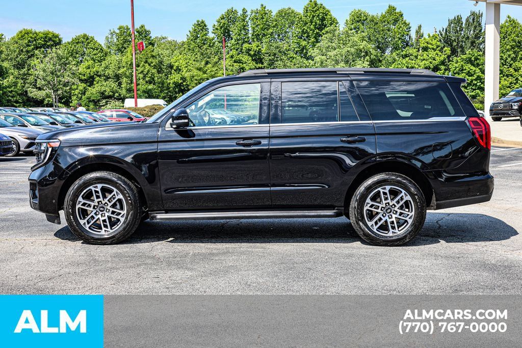 Used 2025 Ford Expedition Active AWD/4WD image 8