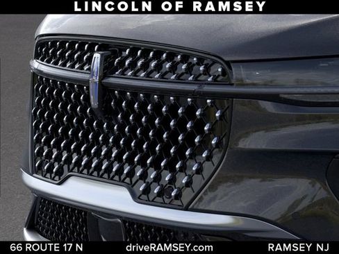 New 2026 Lincoln Nautilus Premier AWD/4WD image 18