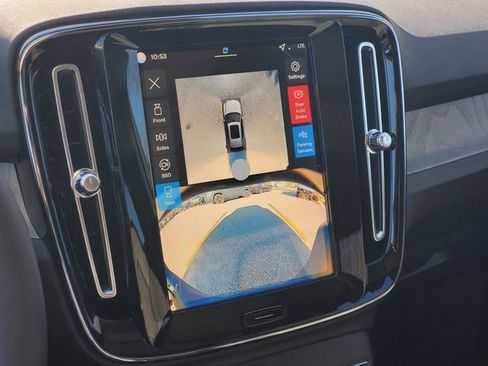 New 2026 Volvo XC40 B5 Plus w/ Protection Package Premier image 22