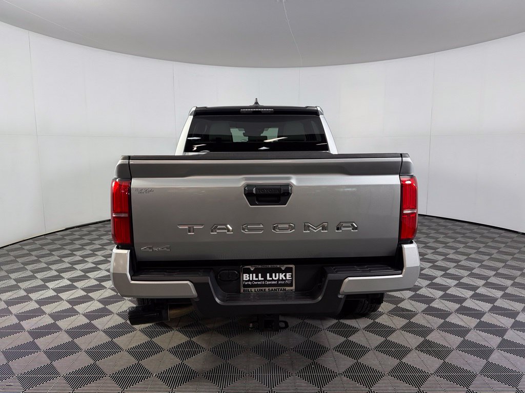 Used 2025 Toyota Tacoma SR5 AWD/4WD image 8