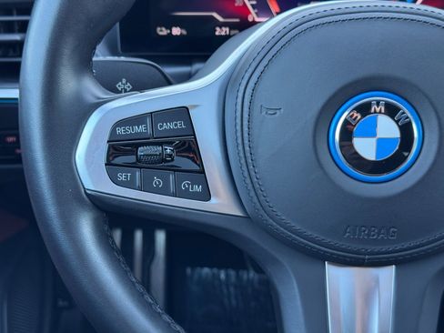 Used 2022 BMW i4 eDrive40 w/ M Sport Package image 22