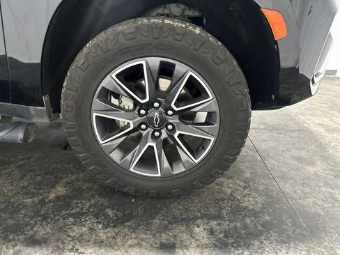 Used 2021 Chevrolet Tahoe Z71 w/ Z71 Signature Package AWD/4WD image 4