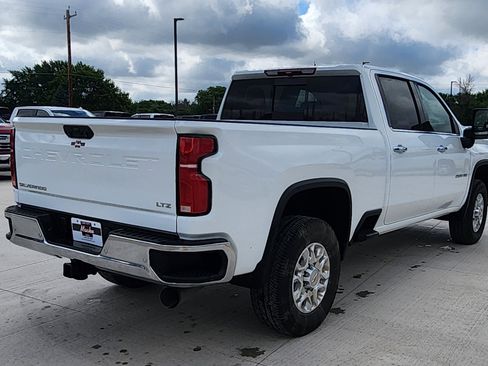 Used 2026 Chevrolet Silverado 2500 LTZ w/ LTZ Plus Package AWD/4WD image 5