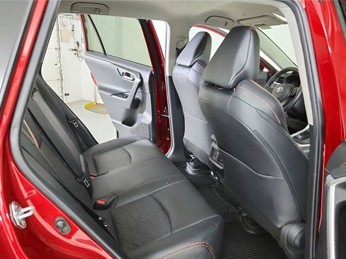 Used 2024 Toyota RAV4 Adventure AWD/4WD image 17