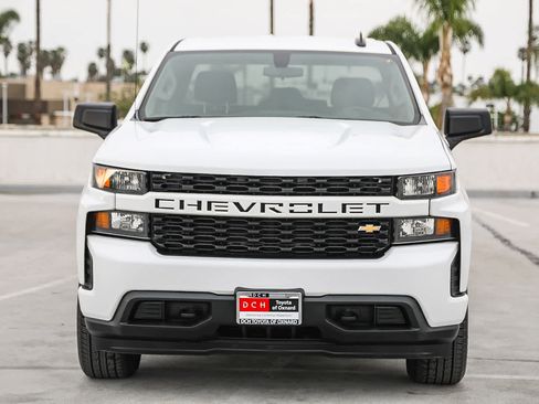 Used 2020 Chevrolet Silverado 1500 Custom w/ Custom Value Package image 3