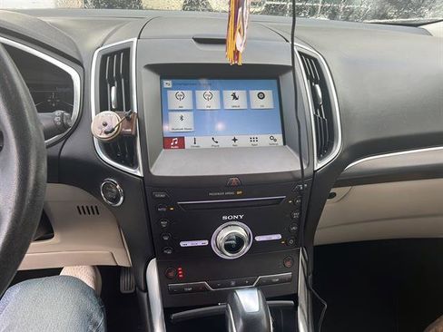 Used 2017 Ford Edge Titanium w/ Technology Package image 8