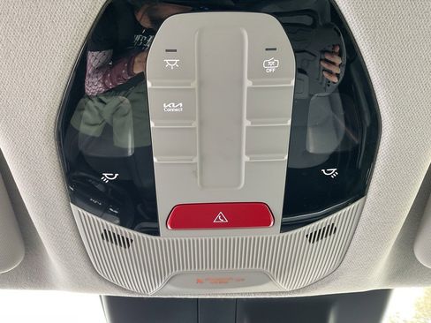 Used 2025 Kia K4 LXS image 27