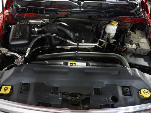 Used 2018 RAM 1500 Classic SLT w/ Luxury Group image 12