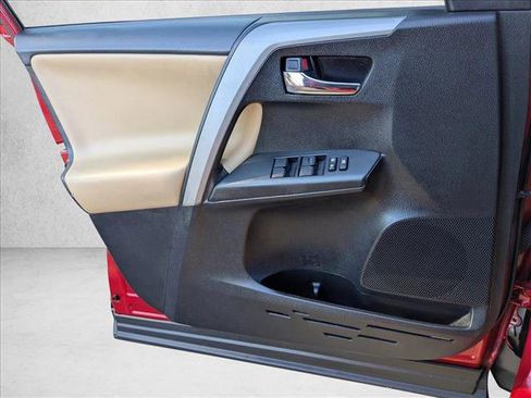 Used 2016 Toyota RAV4 XLE image 19