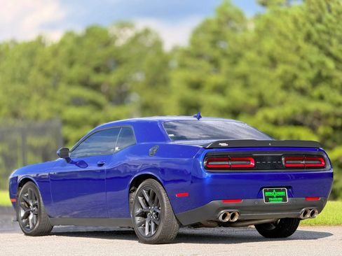 Used 2022 Dodge Challenger R/T w/ Blacktop Package RWD image 8