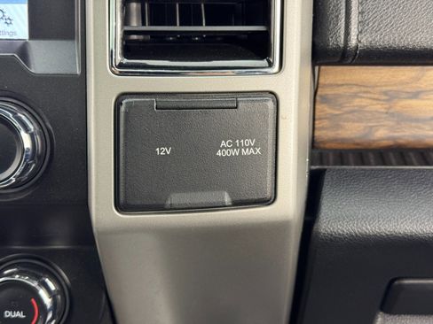 Used 2019 Ford F150 Lariat image 28