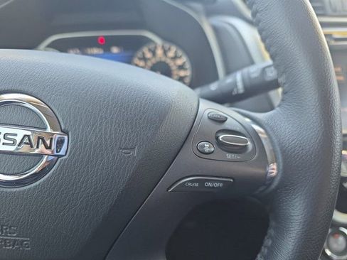 Used 2022 Nissan Murano SV w/ SV Midnight Edition Package image 17