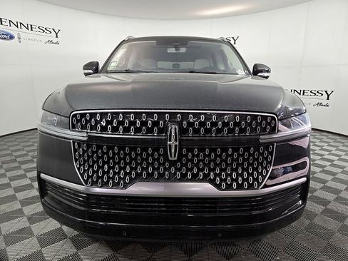 New 2025 Lincoln Navigator L Reserve AWD/4WD image 2