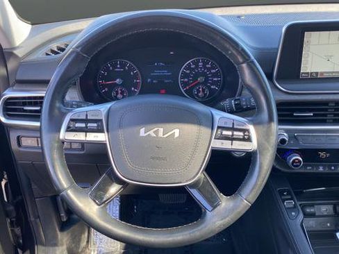 Certified 2022 Kia Telluride EX w/ EX Premium Package AWD/4WD image 16