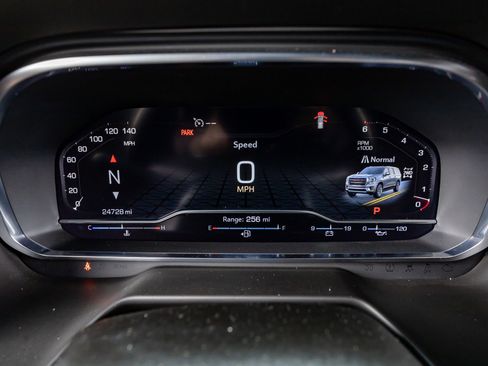 Used 2024 GMC Yukon AT4 w/ AT4 Premium Package image 16