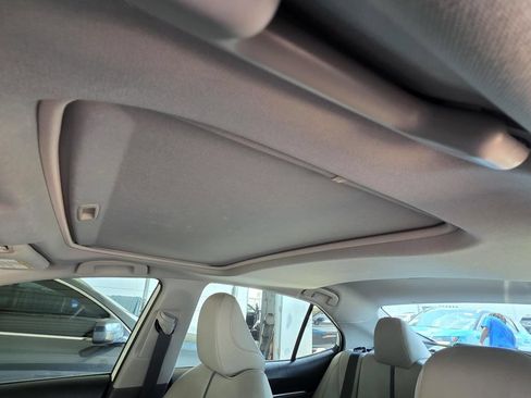Used 2022 Toyota Camry SE FWD image 8