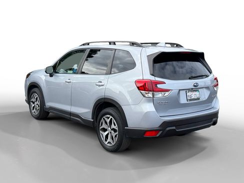 Used 2022 Subaru Forester Premium AWD/4WD image 3