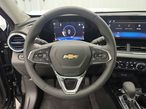 New 2025 Chevrolet Trax LT w/ Driver Confidence Package FWD image 23