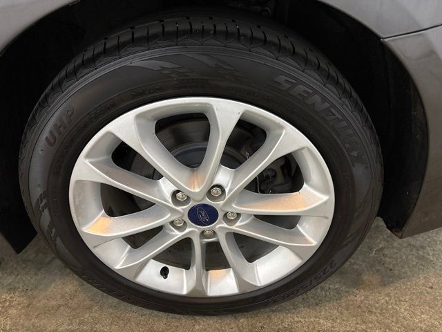 Used 2019 Ford Fusion SE FWD image 8