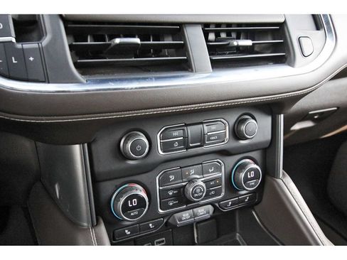 Used 2023 Chevrolet Tahoe Z71 w/ Luxury Package AWD/4WD image 24