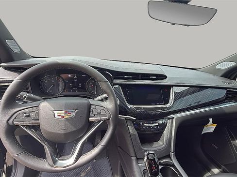 New 2025 Cadillac XT6 Premium Luxury w/ Technology Package image 18