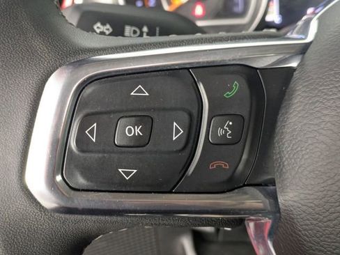 Used 2023 Jeep Gladiator Overland AWD/4WD image 12