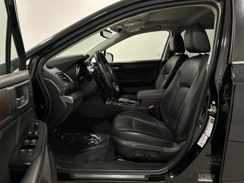 Used 2019 Subaru Outback 2.5i Limited w/ Popular Package #2 AWD/4WD image 4