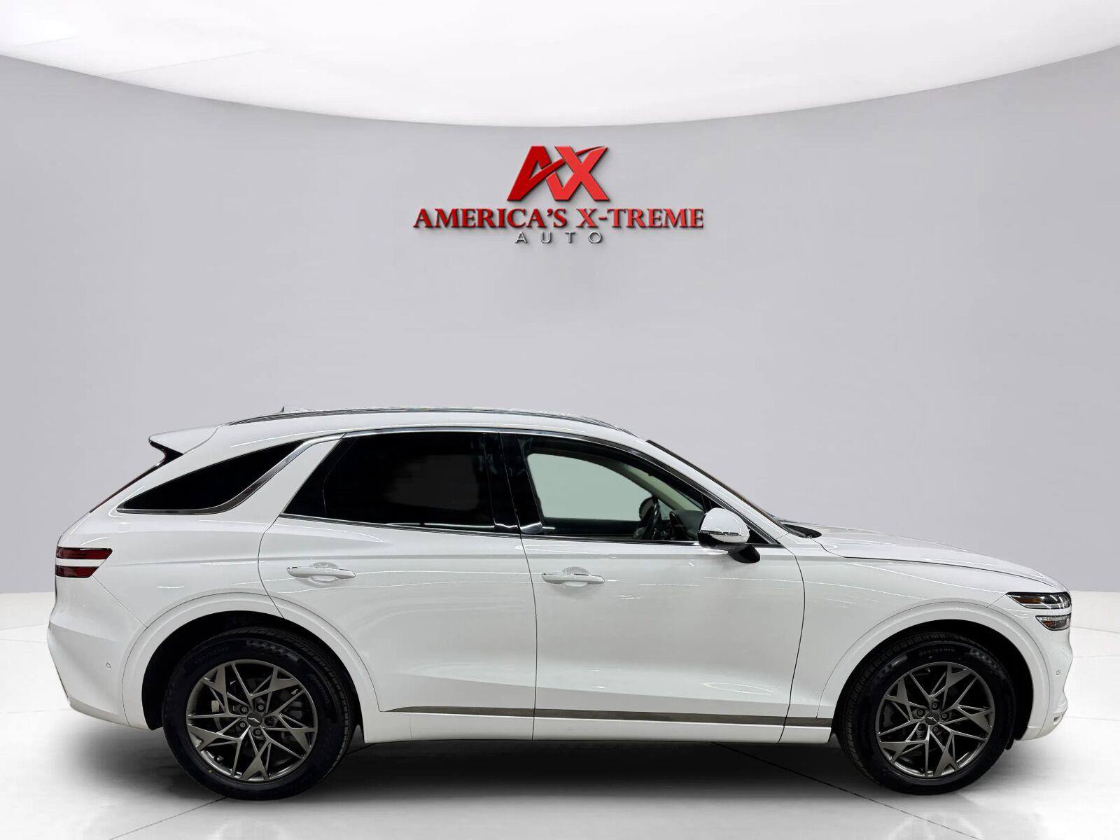 Used 2022 Genesis GV70 2.5T w/ Advanced Package AWD/4WD image 8