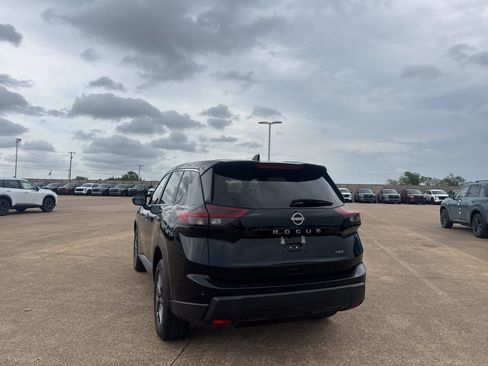 Certified 2024 Nissan Rogue S image 20