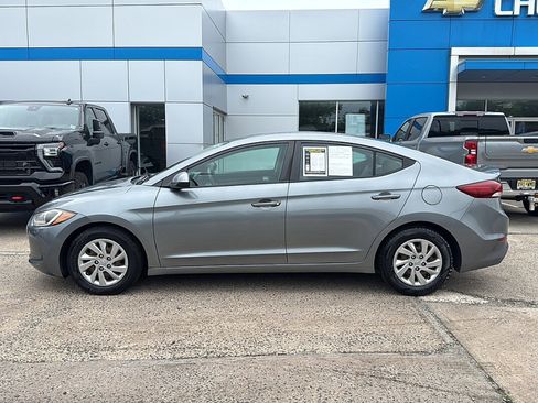 Used 2018 Hyundai Elantra SE FWD image 8