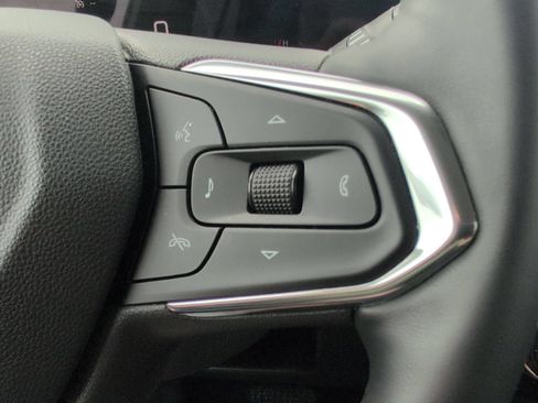 Used 2025 Chevrolet Trax LT w/ Driver Confidence Package FWD image 14