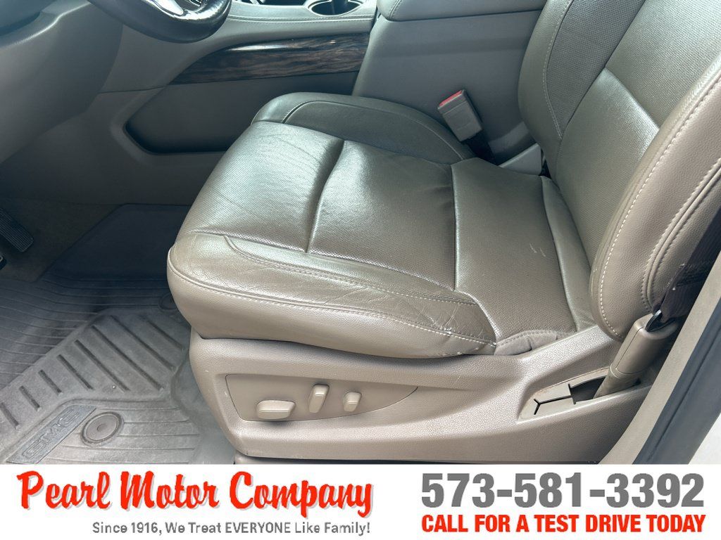 Used 2017 GMC Yukon XL SLT w/ Premium Edition AWD/4WD image 10