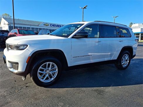 Used 2023 Jeep Grand Cherokee L Laredo image 8